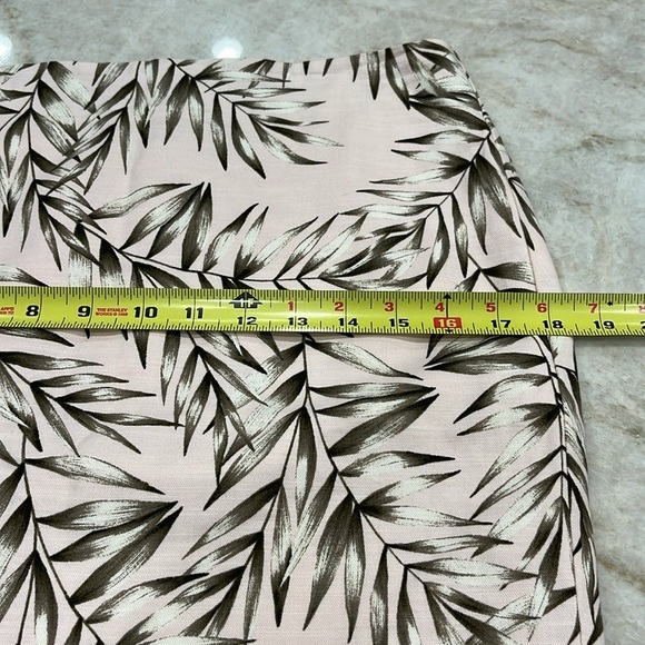 NEW Ann Taylor Factory | Pale‎ Pink Tropical Pencil Skirt | Petite Size 6 (6P) - Picture 9 of 10
